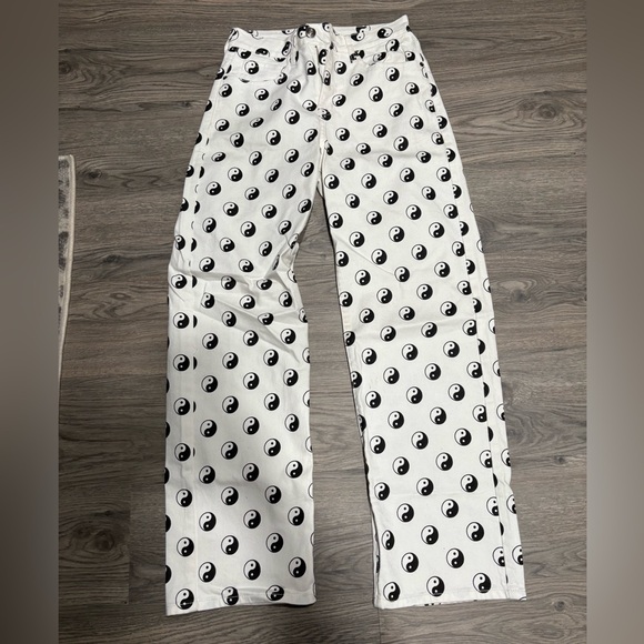 Rue21 Denim - ☯️ Rue 21 White Jeans Yin Yang Print Baggy 8 ☯️
